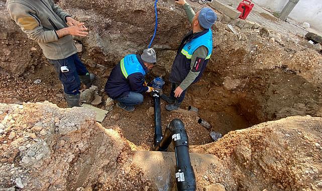 Deprem Bölgesinde Sağlıklı İçme Suyu İçin Vana Değişim İşlemleri de Yapıldı