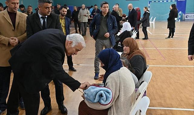 Depremzedeler için kayıt masası oluşturuldu
