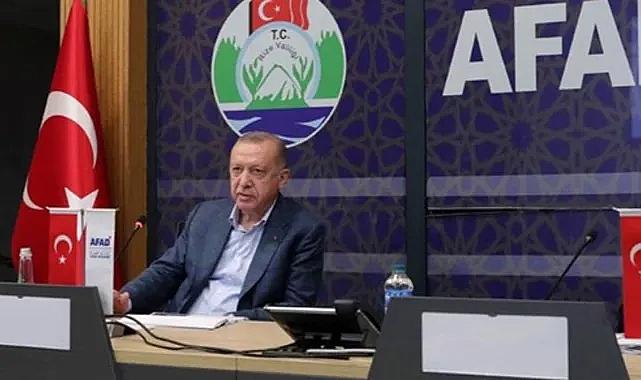 Erdoğan: Depremde 912 vatandaşımız hayatını kaybetti