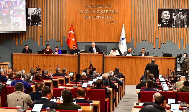 İzmir Büyükşehir Belediyesi'nden deprem bölgesindeki çiftçilere yem desteği