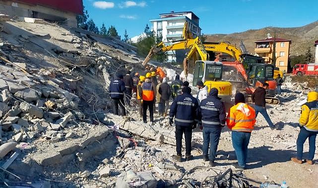 Manisa Büyükşehir Belediyesi İş Makineleri Afet Bölgesinde