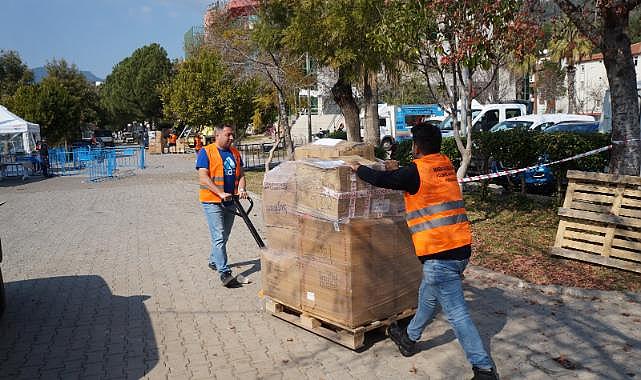 Marmaris depremzedelerin hep yanında