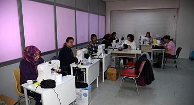 MASMEK kursiyerleri depremzedeler için üretiyor