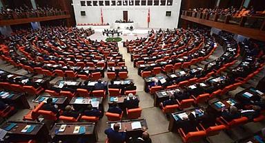Meclis Deprem Sebebiyle Çalışmalara ara verdi