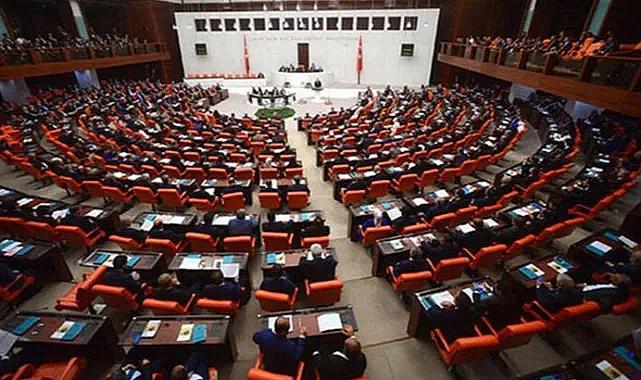 Meclis Deprem Sebebiyle Çalışmalara ara verdi
