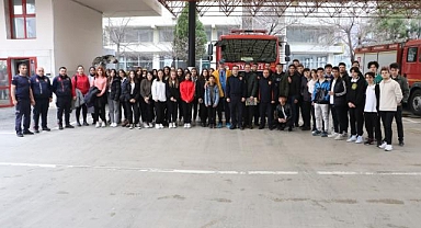 Büyükşehir İtfaiyesi Manisa Lisesi'ni Ağırladı