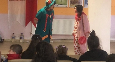 Çocuklara "Hacivat Karagöz" ile moral aşılandı