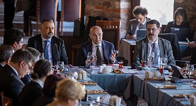 Dirençli kent İzmir için el ele
