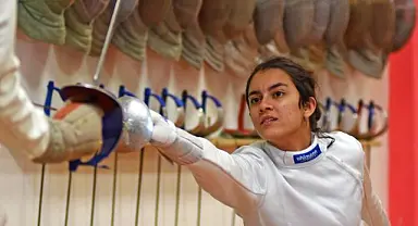Dört Ayda Üç Madalya