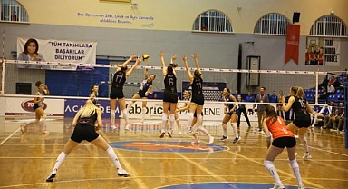 Dostluk rüzgarının estiği maçta '' Aydın'ın Sultanları'' Sarıyer Belediyespor'u farklı yendi: 3-1
