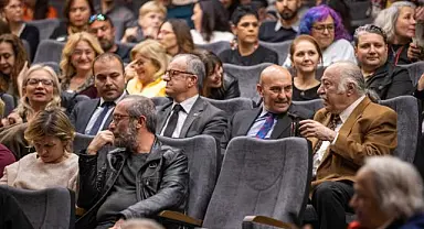 Dünya Tiyatro Günü'nde "3 Nalla 1 At" Oyununun Galası Yapıldı