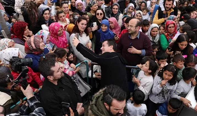 Acun Ilıcalı'dan deprem bölgesindeki çocuklara bayram sürprizi