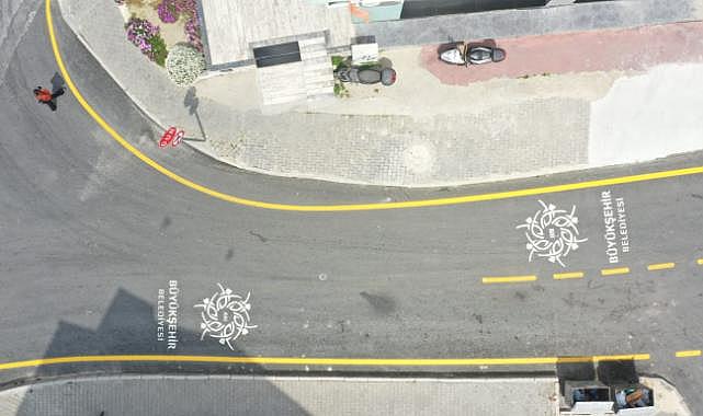 Aydın Büyükşehir Belediyesi Kuşadası'nın İkiçeşmelik Caddesi'ni Baştan Sona Yeniledi