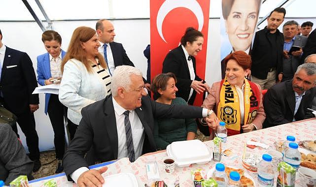 Başkan Gürün Bayramı Deprem Bölgesinde Kutladı