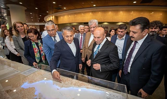 Başkan Soyer 20 milyar liraya mal olacak tarihi yatırımları açıkladı
