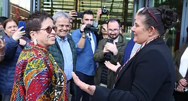 Ressam Abacıoğlu, Caz Dolu Resimlerle Aydın Büyükşehir Belediyesi Tekstil Park Sanat Galerisi'nde