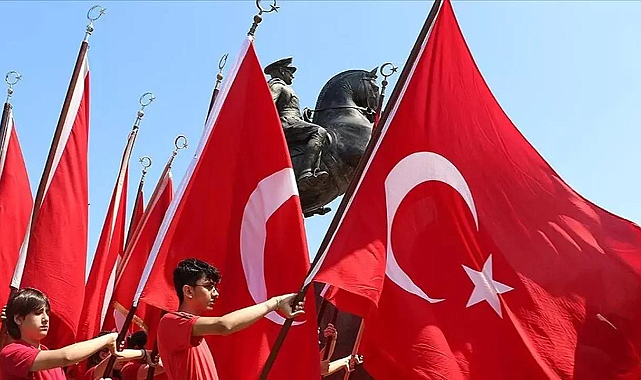19 Mayıs Atatürk'ü Anma, Gençlik ve Spor Bayramı tüm yurtta kutlanıyor