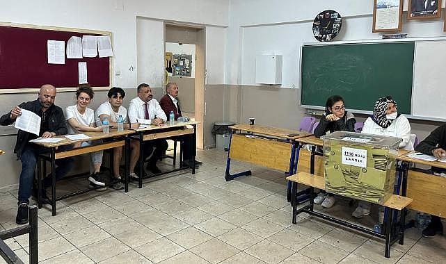 Aslanoğlu İzmirlileri sandığa sahip çıkmaya davet etti