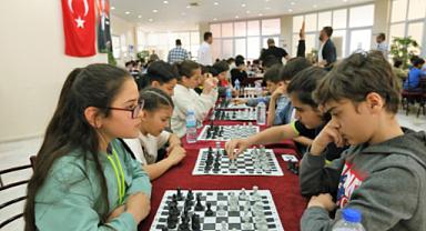 Aydın Büyükşehir Belediyesi'nin satranç turnuvasına yoğun ilgi
