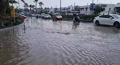 Bodrum'da yağmur ve hortum