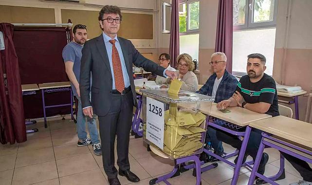 CHP'li Yüksel Taşkın oyunu Atatürk Lisesi'nde kullandı
