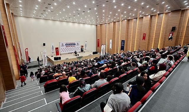 Denizli, afetzedelere moral oluyor