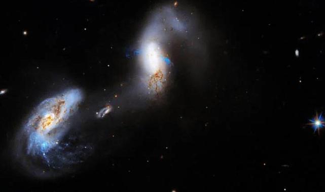 Hubble Uzay Teleskobu olağanüstü parlak galaksileri fotoğrafladı