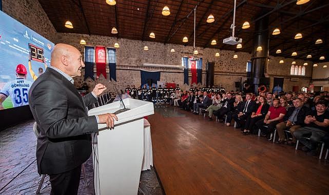 İzmir'de sporcular afet gönüllüsü oluyor