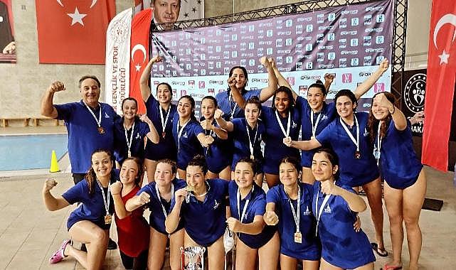 İzmir’in süper kızları