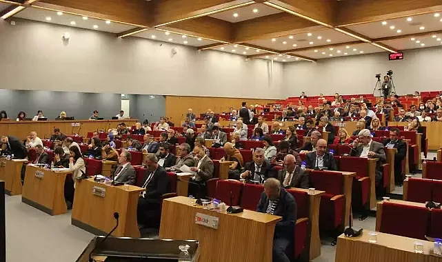 İzmir Meclisi Narlıdere'deki yangını tartıştı: İtfaiye yetişmedi söylemleri gerçek değil