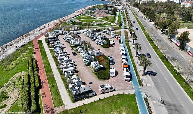 Karşıyaka'da karavan işgaline müdahale