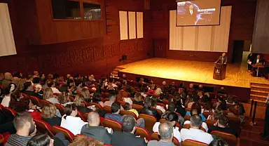 Manas: “Yapay zeka yöneticileri geliyor”