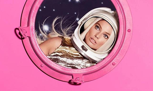 Margot Robbie "Barbie" olarak poz verdi
