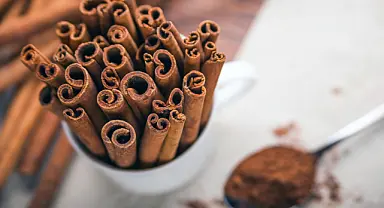 Meyvelerin üzerine tarçın serpiştirin!