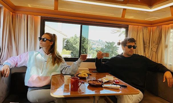 Afra Saraçoğlu ve Mert Ramazan Demir'in el ele görüntüleri aşk iddialarını güçlendirdi