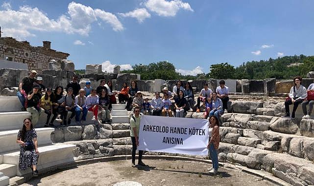 Arkeolog Hande Kötek Özlemle Anıldı
