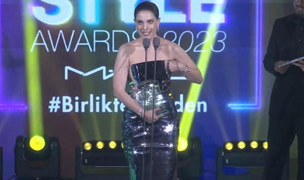Eda Ece, ELLE Style Awards 2023'te ödül aldı ve depremzedelerle ilgili sözleri tepki çekti