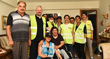 Evde Bakım Hizmeti alan yaşlı kadına Başkan sürprizi