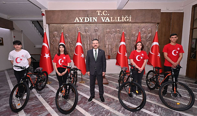 Sıfır atık tasarımlarıyla bisiklet kazandılar
