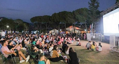 Aydın Büyükşehir Belediyesi'nin düzenlediği açık hava sinemalarına vatandaştan yoğun ilgi