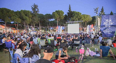 Aydın Büyükşehir Belediyesi'nin sinema geceleri beğeni topluyor