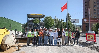 Başkan Işık'tan saha personeline dondurma ikramı