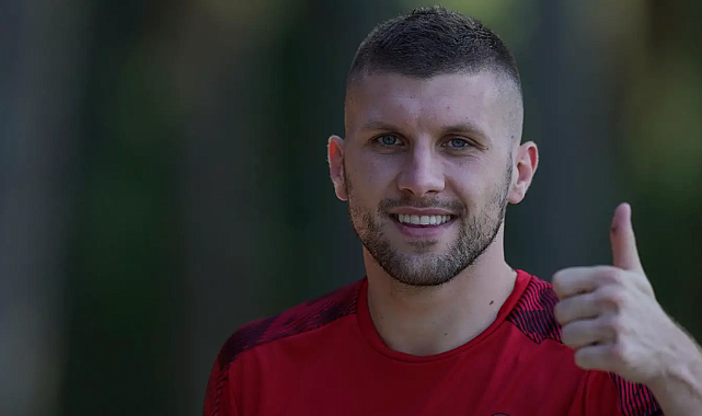 Beşiktaş, Ante Rebic transferinde mutlu sona ulaştı