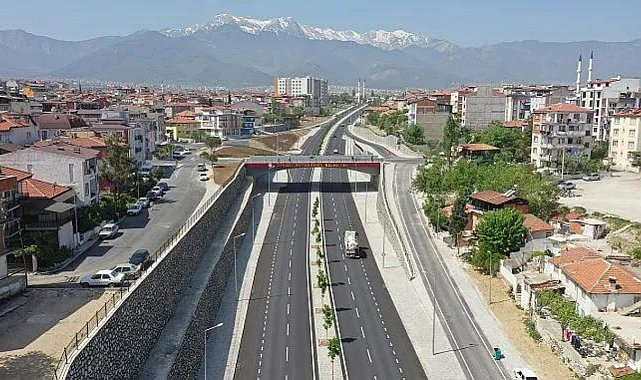 Denizli&#039;de 2 cadde trafiğe kapatıldı