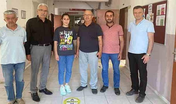 Denizli'de LGS birincisi Sıla'ya hayırsever desteği