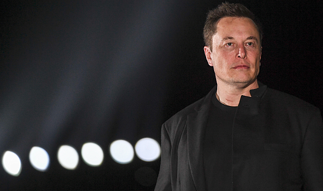 Elon Musk, oğlu X Æ A-12&#039;nin adını değiştirdi