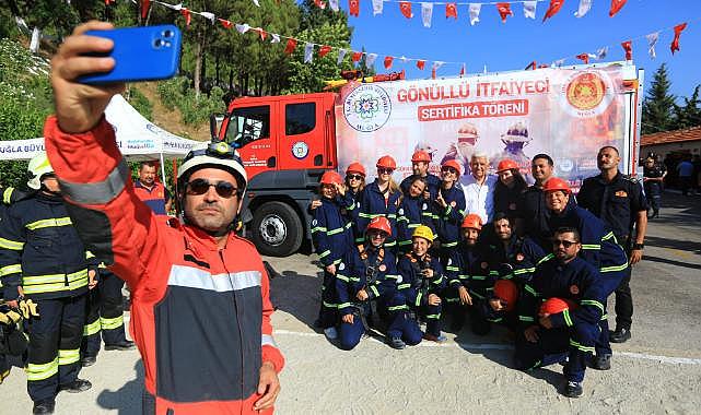 Gönüllü İtfaiyeciler Sertifikalarını aldı