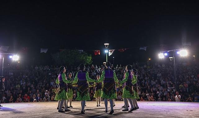 Halk Dansları Festivali coşkuyla devam ediyor