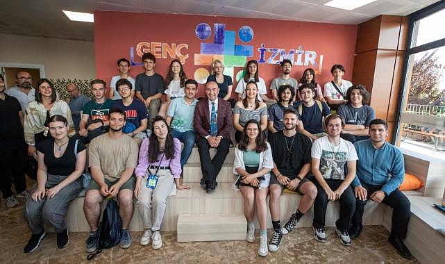 İzmir Büyükşehir, tercih zamanı da gençlerin yanında