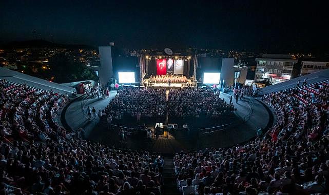 İzmir el ele vermeyi en çok başaran kenttir
